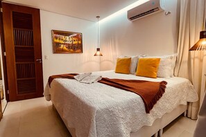 4 quartos, ferros/tábuas de passar roupa, roupa de cama