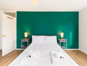 2 sovrum, strykjärn/strykbräda, gratis wi-fi och sängkläder