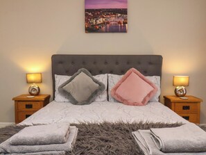 2 bedrooms, individually decorated, individually furnished, free WiFi - The Arches (Whitby)