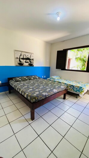 4 bedrooms, iron/ironing board, WiFi, bed sheets