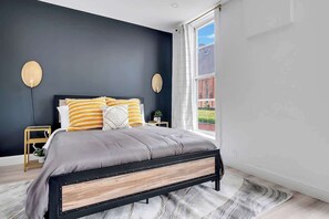 1 bedroom, iron/ironing board, WiFi, bed sheets - Urban Nest #1 | Cozy Studio Walkable to Proctors (Schenectady)