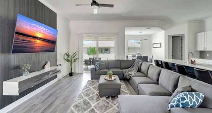 Pet-Friendly Modern Retreat Near Siesta Key