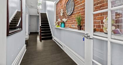 Historic Old South District Governors Suite