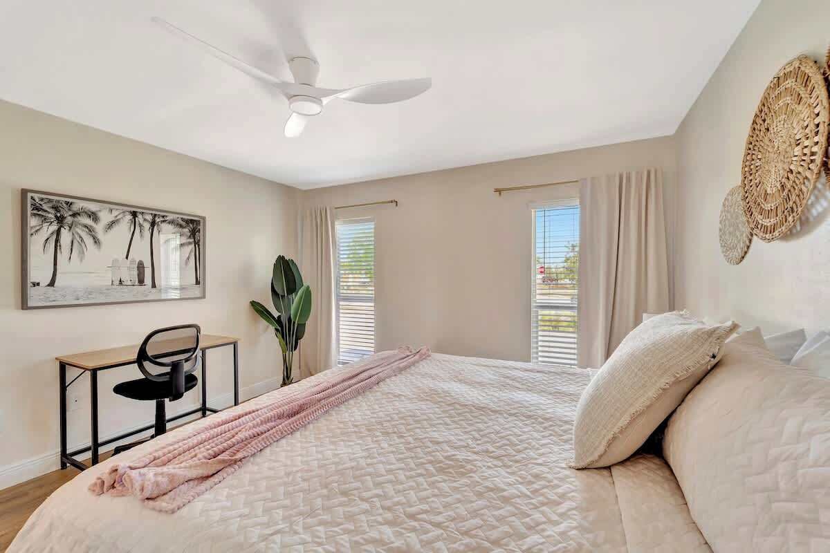 2 habitaciones, tabla de planchar con plancha, wifi y ropa de cama 