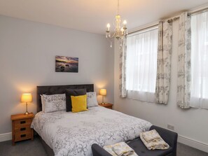 2 bedrooms, individually decorated, individually furnished, free WiFi - The Bungalow (Whitby)