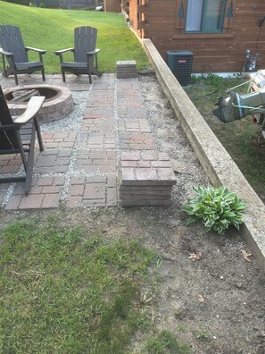 Property grounds - Cozy Lower Cabin with extended patio-Three Bears/Yogi Waterparks (Warrens)