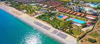 Villa with large garden in the Village Residence Aphrodite