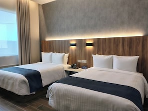 Standard Double Room | 1 bedroom, in-room safe, desk, laptop workspace