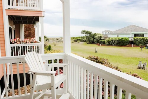 3 Bedroom 2BA Condo Indoor Outdoor Pool Ocean Front Pebble Beach 