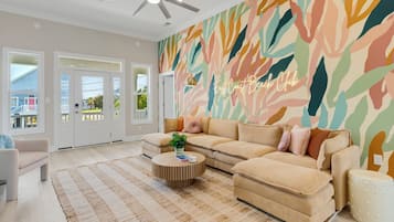 Smart TV, table tennis