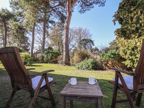 Property grounds - West End (Woodbridge)