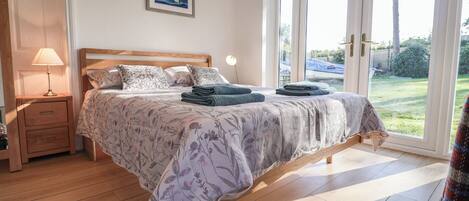 1 bedroom, individually decorated, individually furnished, free WiFi