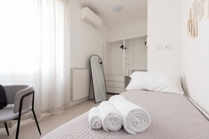 2 makuuhuonetta, silitysrauta/-lauta, Wi-Fi, vuodevaatteet