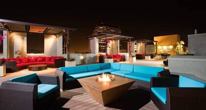 Elegant & Charming 2BR home. Americana x Galleria