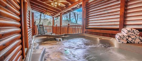 Bañera de hidromasaje interior
