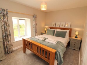 Cottage | 3 bedrooms, individually decorated, individually furnished, free WiFi