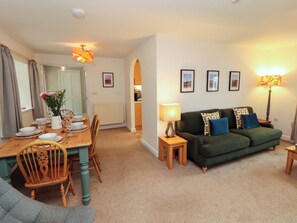 Cottage | Living area