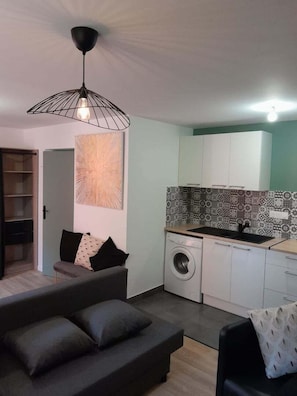 Interior - Le Coucou-studio near train station (Saint-Brieuc)