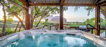 Lakefront w/ Pool, Hot Tub + Sleeps 18