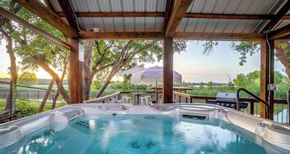 Lakefront w/ Pool, Hot Tub + Sleeps 18