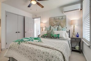 4 bedrooms, desk, iron/ironing board, travel cot