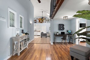 Living area - NEW! Cozy Cottage Mins to Beach! Hammock & Grill (Berlin)