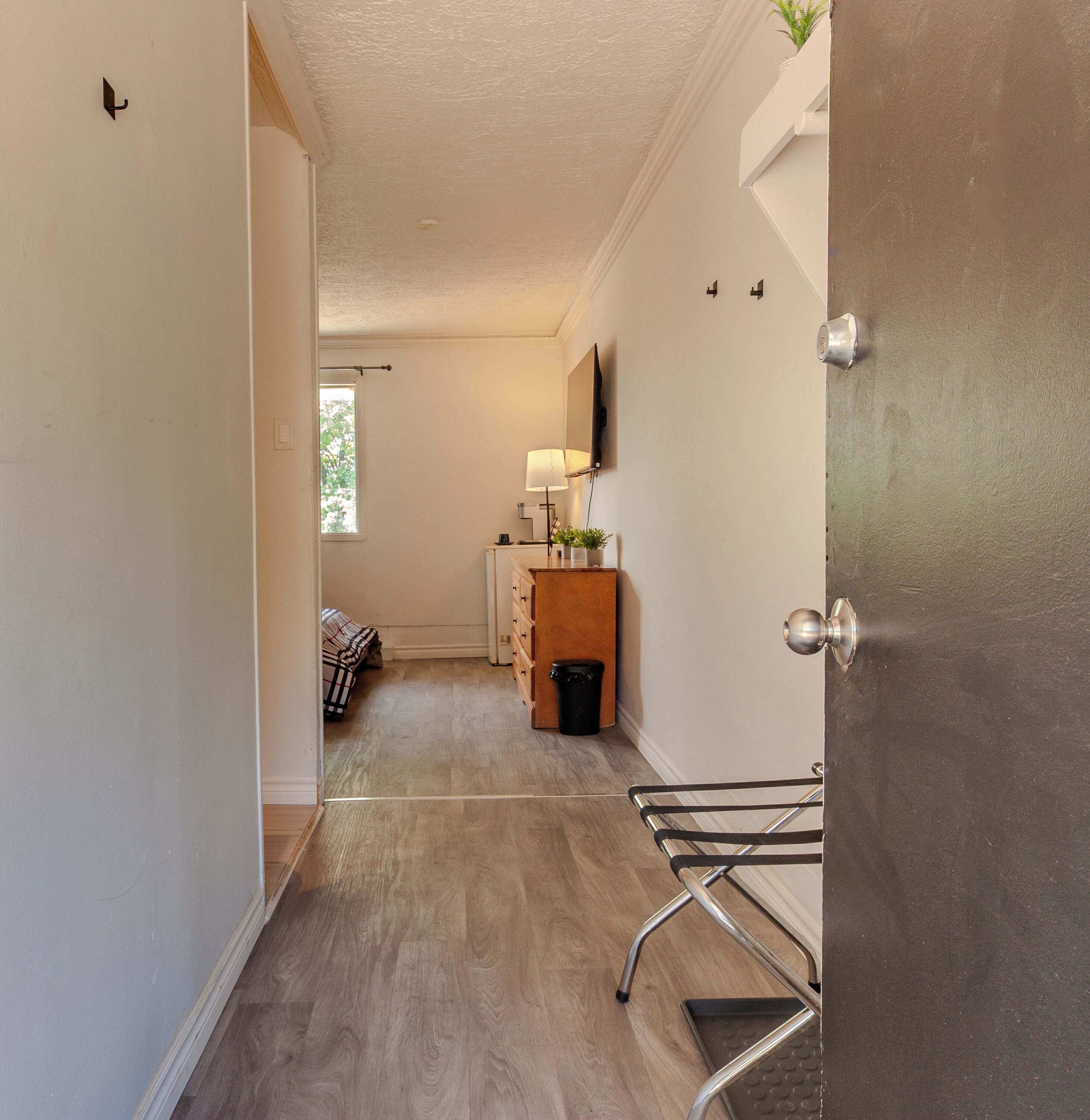 標準雙人房, 1 張加大雙人床, 可攜帶寵物, 泳池景觀 | 埃及棉床單、高級寢具、羽絨被、記憶床墊