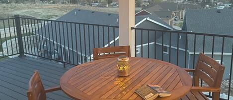 屋外ダイニングエリア