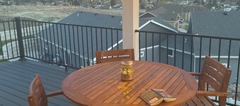 Charming 3-bedroom house in Cheyenne with WiFi, AC. Breathtaking views/sunsets!
