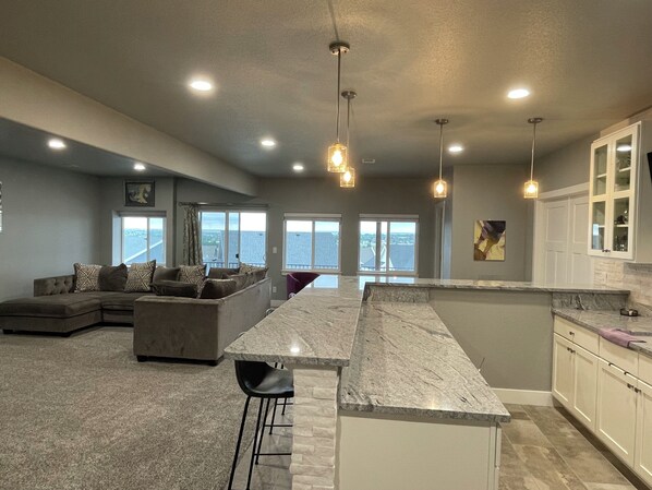 Interior - Charming 3-bedroom house in Cheyenne with WiFi, AC. Breathtaking views/sunsets! (Cheyenne)