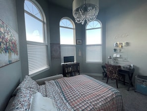 3 bedrooms, desk, iron/ironing board, WiFi