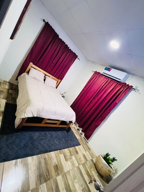 2 bedrooms, bed sheets - Mi Casita del Bosque - El Higo Ideal lodging to disconnect. (Cochea)