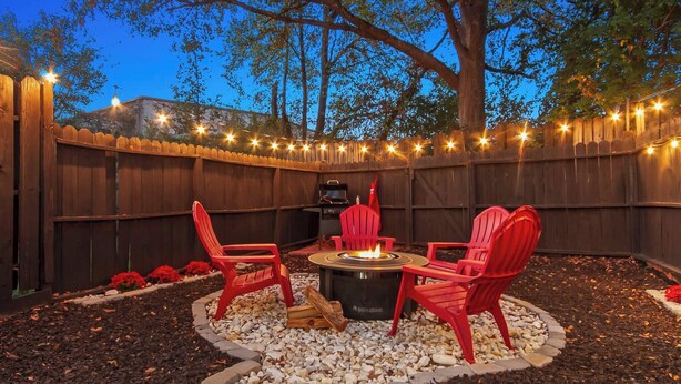 Property grounds - Day Dreamer Minutes to Stadium With Fire pit and Parking (Tuscaloosa)