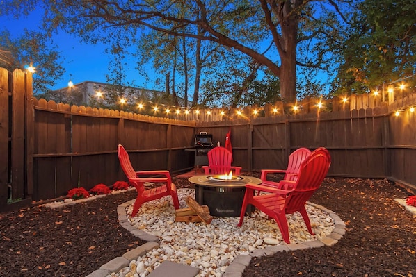 Property grounds - Day Dreamer Minutes to Stadium With Fire pit and Parking (Tuscaloosa)