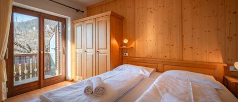1 bedroom, free WiFi, bed sheets