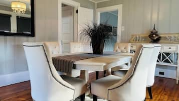 Superior Double Room Single Use, City View | In-room dining