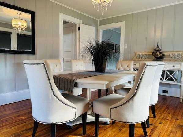 Superior Double Room Single Use, City View | In-room dining