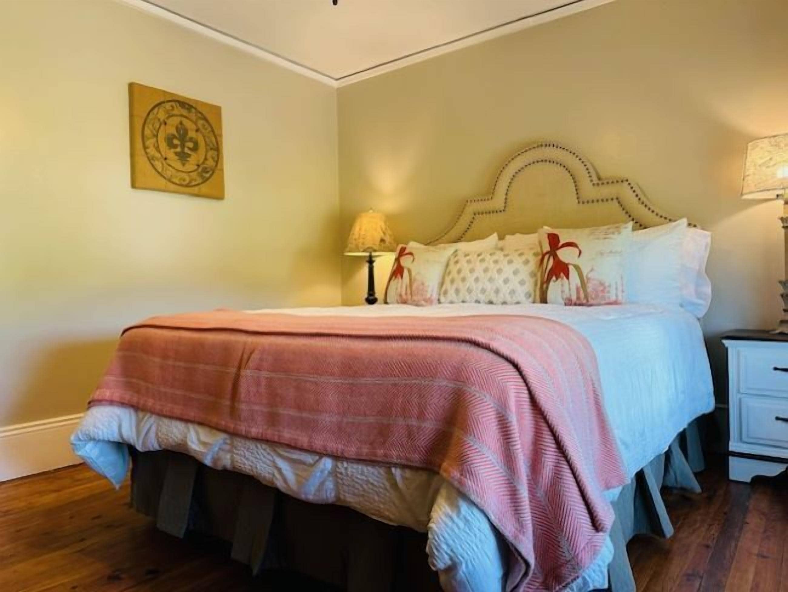 Superior tweepersoonskamer, voor 1 persoon, uitzicht op stad | Verduisterende gordijnen, een strijkplank/strijkijzer, gratis wifi