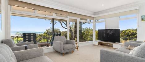 تلفزيون ذكي