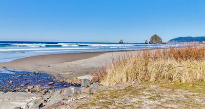 Charming home with ocean views, patio, BBQ grill, WiFi, W/D, walk to beach