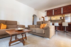 Living room - Cozy Getaway in Mogan's Countryside (Mogan)