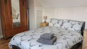 3 habitaciones, decoración personalizada y muebles diferentes