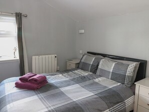2 bedrooms, individually decorated, individually furnished, free WiFi - Cuillin View Apartment (Arisaig)