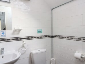 Shower - Cuillin View Apartment (Arisaig)