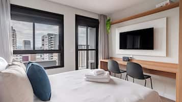 Classic Studio | Desk, laptop workspace, free WiFi