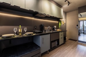 Standard Studio (591265) | Private kitchen | Fridge, microwave, stovetop, cookware/dishes/utensils - 360 Coraz Perdizes (Sao Paulo)