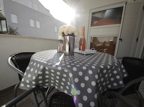 Apartment (One Bedroom Apartment 6) | Balcony