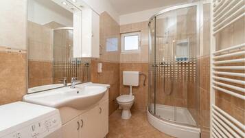 Appartement (Three Bedroom with Balcony Sweet Apar) | Salle de bain