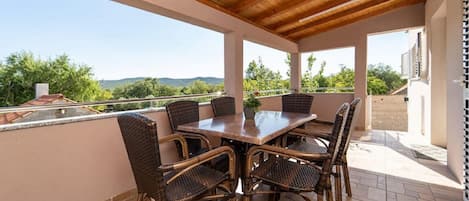 Appartement (Three Bedroom with Balcony Sweet Apar) | Terrasse/Patio