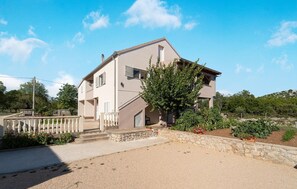 Apartment (Three Bedroom with Balcony Sweet Apar) | Exterior - Holiday Home Iva & Luca (Benkovac)